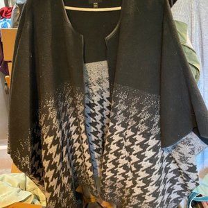 Lane Bryant Houndstooth Cape